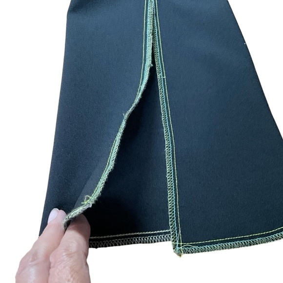 LINDA LUNDSTROM Black Poly / Lycra Stretch Long Sleeve Top Contrast Stitch Sz 12 - Picture 8 of 13